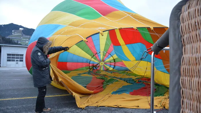 Pilot Peter Flaggl aus Stubenberg am See fuhr mit seinem Heißluftballon über die Alpen nach Italien.