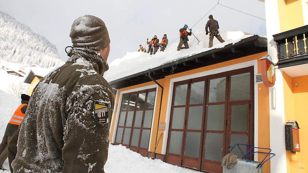 Auch eine Kompanie der Villacher Pioniere ist in Salzburg im Schneeeinsatz