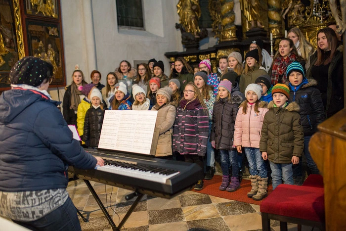 Das Konzert in der Pfarrkirche Maria Rojach mitgestaltet hat auch der Bezirksjugendchor Lavanttal.