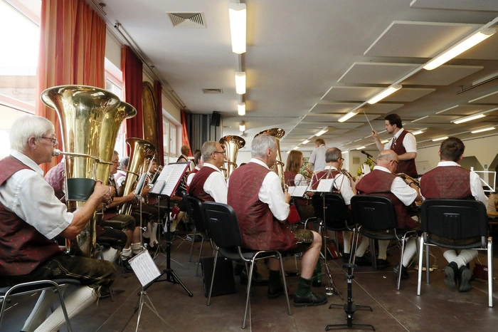 Musikalisch eingebettet vom Musikverein unter dem Taktstock von Kapellmeister David Marx.