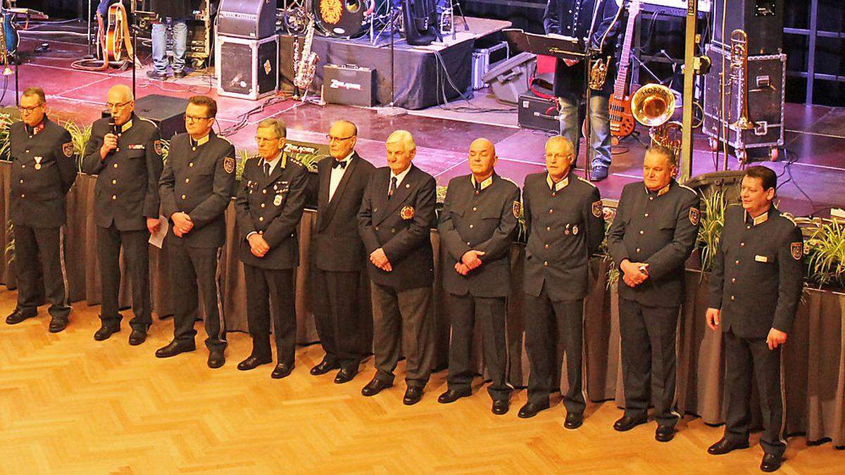 Am Samstag findet im Brucker Stadtsaal der 54. Ball der IPA, der „International Police Association“, statt. Saaleinlass ist um 19.30 Uhr, Beginn um 21 Uhr, es spielt „Zebra’s Company“. Bereits heute treffen die internationalen Gäste ein. Ihnen wird ein vielfältiges Programm geboten.	