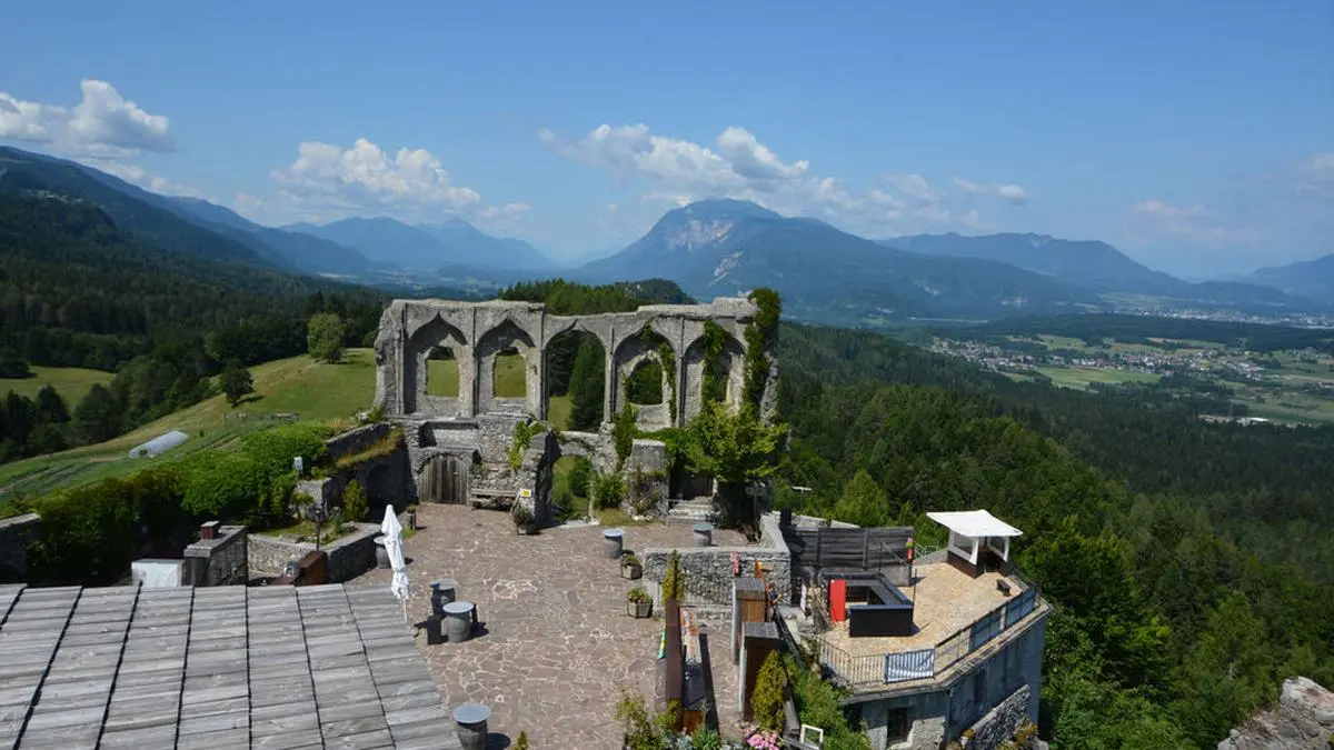Die Burg in Finkenstein beeindruckt nicht nur mit historischen Gemäuern und fantastischer Aussicht