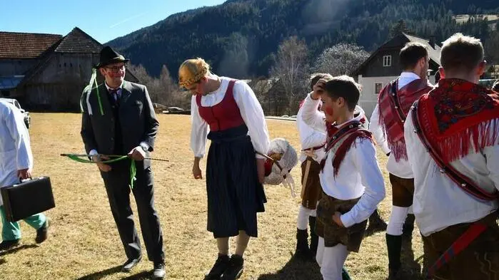 Im oberen Murtal wurde am Rosenmontag, dem sogenannten „Damischen Montag“, ein altes Brauchtum lebendig gehalten: das Faschingrennen. 