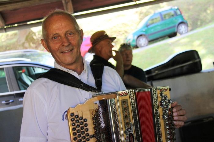 Der Musikantenstammtisch Jauntal mit Obmann Stefan Kolenik war mit zahlreichen Musikanten vertreten.
