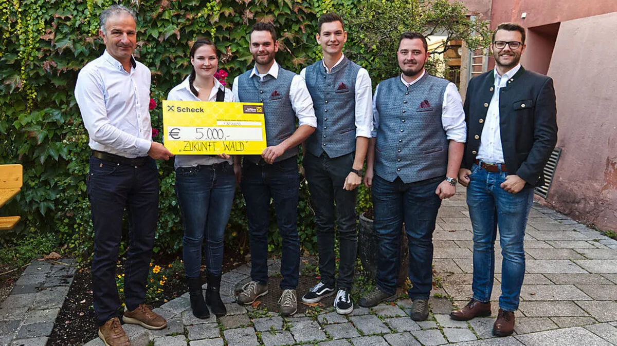 Hannes Theurl mit dem Landjugend-Ausschuss Barbara Preßlaber, Clemens Girstmair, Lukas Kaplenig, Maximilian Jans sowie dem Landesobmann-Stellvertreter Bernhard Hauser