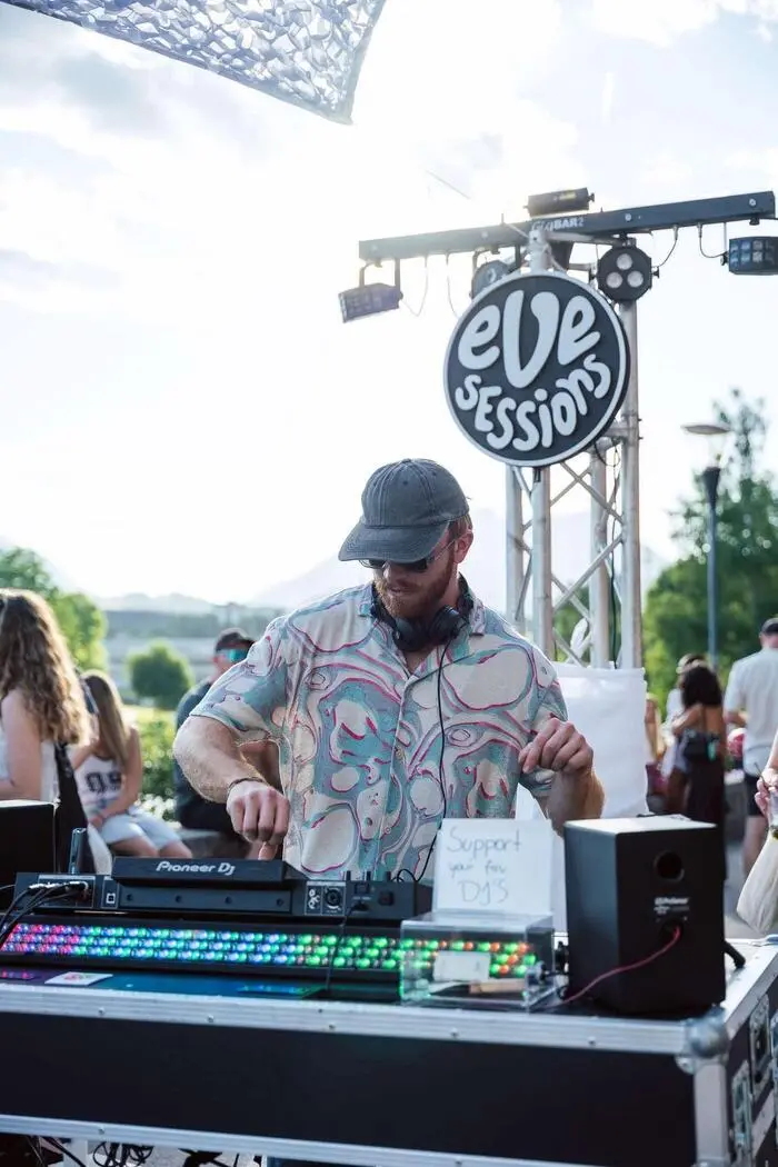 Nicco Huber ist DJ und Party-Organisator