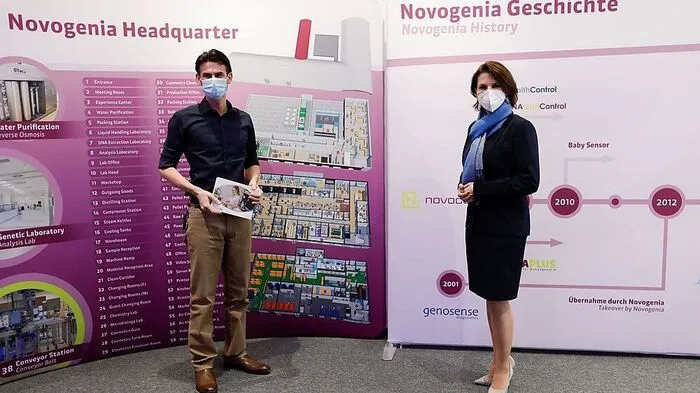 Auch Ministerin Edtstadler war schon bei Novogenia zu Besuch.