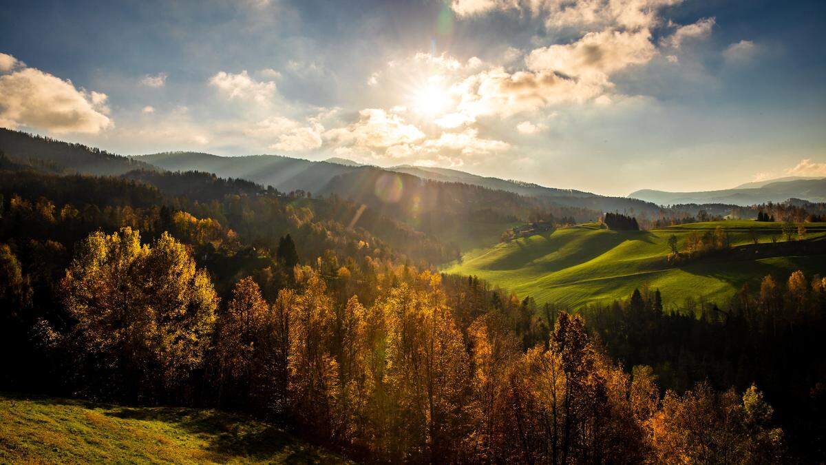 Sonnenuntergang mit Blick Richtung Radlpass und Soboth bei Eibiswald 