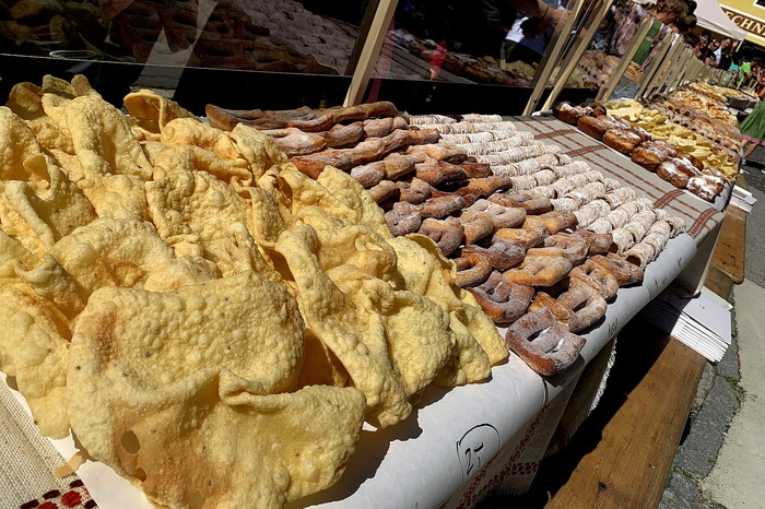 Über 10.000 köstliche Krapfen und farbenfrohe Krapferl...
