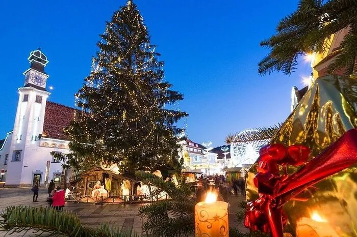 Platz 7 geht an die Adventstadt Leoben: Das stimmungsvolle Weihnachtsdorf lockt mit Leobener Sehenswürdigkeiten,  Miniaturhütten, Christbaum, Kunsthandwerk. Kinderbackstube und Riesenrad am Hauptplatz ist bis 23. Dezember täglich geöffnet.