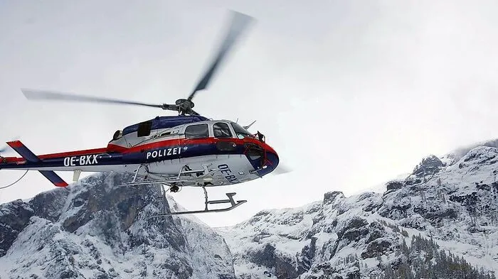 Trotz Schneefalls wurde die Gegend nach dem abgängigen Mann abgesucht (Sujet)