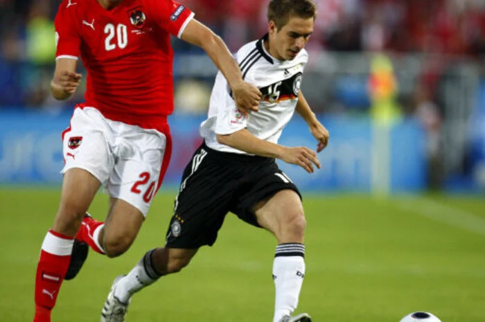 Bei der EM 2008 stand Harnik in allen drei Vorrunden-Spielen am Feld - im letzten Gruppenspiel verlor er gegen Philipp Lahm und seine Deutschen Kollegen knapp mit 0:1.