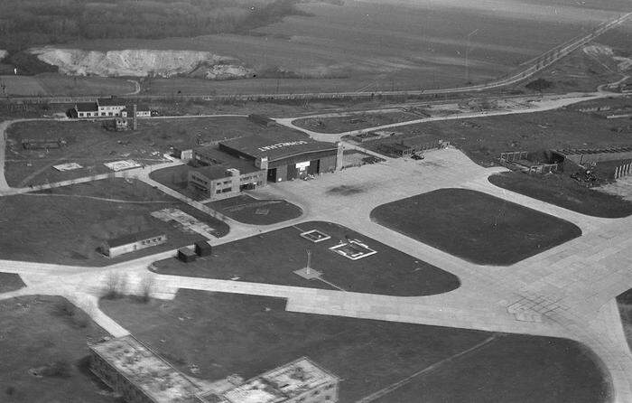 1954 war der Flughafen noch wesentlich kleiner