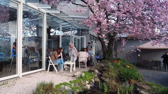 Über eine wahre Blütenpracht im Gastgarten freuten sich die Gäste der BV Galerie in der Feldkirchner Straße in Klagenfurt bei der Eröffnung des Galerie Cafés unter neuer Führung.