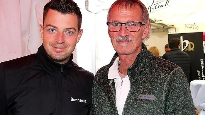 Ein Oktoberfest der neuen – und zugleich traditionellen Art – organisierten Karl Heinz Hojas (rechts im Bild) und Rita Posch von der Firma „HoPo“ am vergangenen Wochenende am Parkplatz bei der Kaufwelt in Rosental.