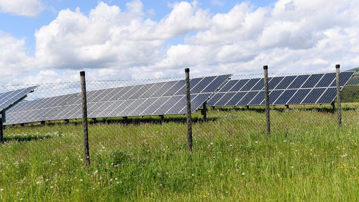 PV-Freiflächenanlagen werden heiß diskutiert. Wie viel können Gemeinden mitreden?