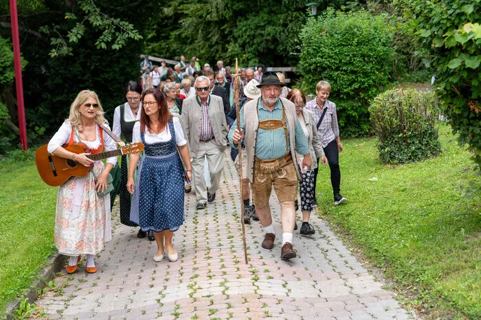 ... eine historische Quellenführung und eine literarische Wanderung ...