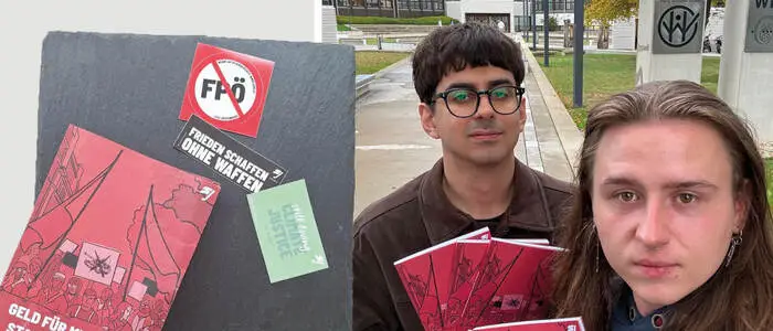 Landesvorsitzender Constantin Benga und Landessekretär Moritz Bauer der Sozialistischen Jugend Steiermark verteilten Kalender, Broschüren und Aufkleber gegen die FPÖ in der Nähe von Weizer Schulen (Sujet)