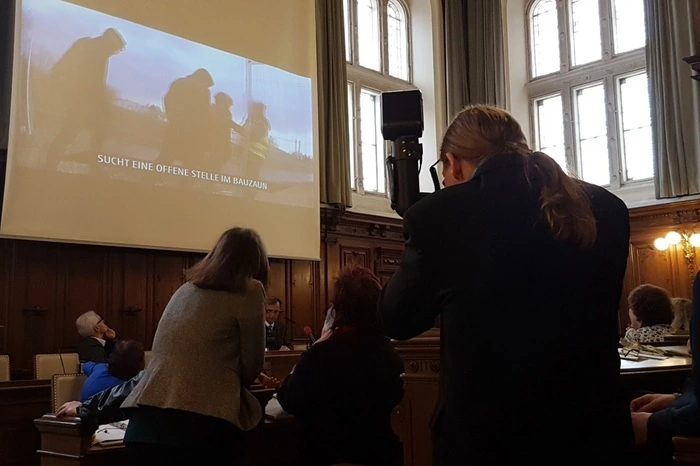 Außerdem ließ Nagl ein Video abspielen, das im Internet kursiert und...
