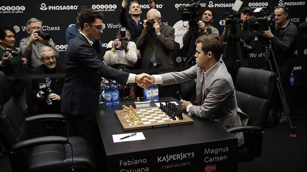 Carlsen (rechts) und Caruana
