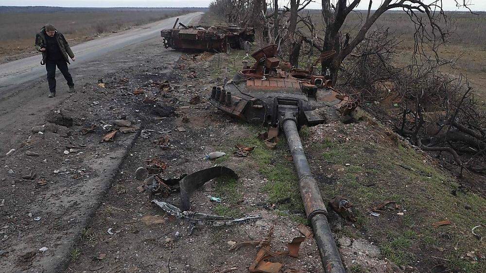 Ein zerstörter russischer Panzer in der Region Kherson. 