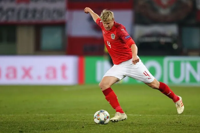 Martin Hinteregger: 4 Fand nach etwas holprigem Beginn seine gewohnte Ruhe, Übersicht und Klasse. Das Zusammenspiel mit Dragovic klappte ausgezeichnet. Hätte mit einem Kopfball beinahe für das 1:0 gesorgt.