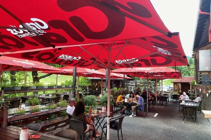 Wirtshaus Josef Nach der Pizzeria Nicoletta in der Vorwoche wurde nun auch das Traditionsgasthaus Josef in der Treffner Straße 100 nominiert. im großzügigen und aufwendig begrüntem Gastgarten können Gäste es sich bei kalten Getränken und Hausmannskost gut gehen lassen.