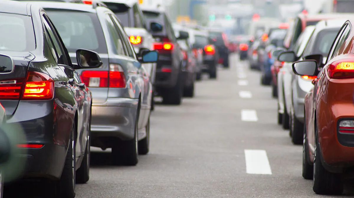 Nicht aus der Reihe tanzen. Spurwechsel im Stau können die Rettungsgasse blockieren