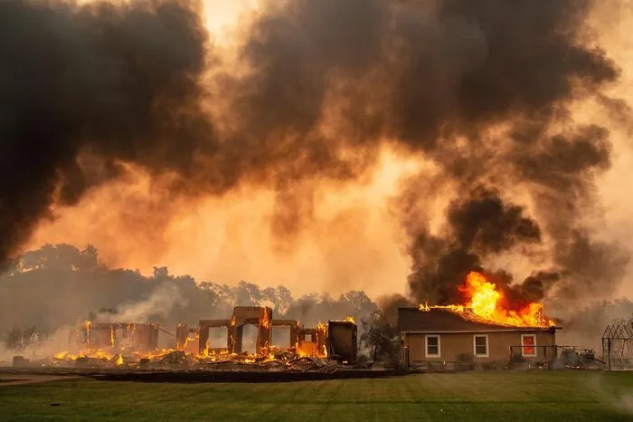 Der Energieversorger Pacific Gas &amp; Electric (PG&amp;E) hatte erst am Mittwoch bekanntgegeben, in Teilen Nordkaliforniens wegen erhöhter Waldbrandgefahr zum zweiten Mal in diesem Monat den Strom abzuschalten.