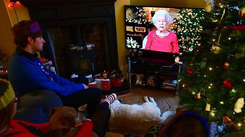 Die Queen bei ihrer Weihnachtsansprache gehört zum Christtagsritual vieler britischer Familien