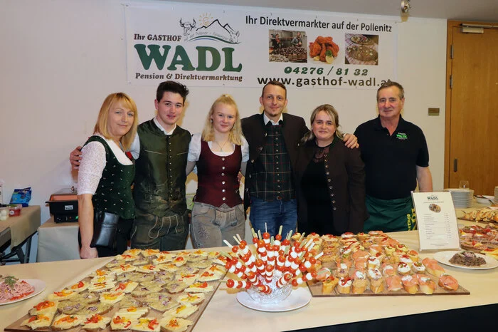 Kulinarisch wurden die Gäste von der Familie Philipp und Jasmin Wadl von der Pollenitz verwöhnt.