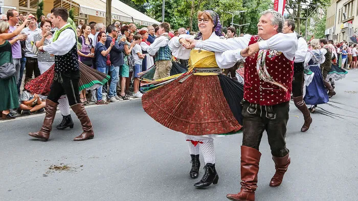 250 Brauchtumsgruppen haben für den Umzug angefragt