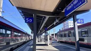 Ein Bahnsteig am Hauptbahnhof in Villach