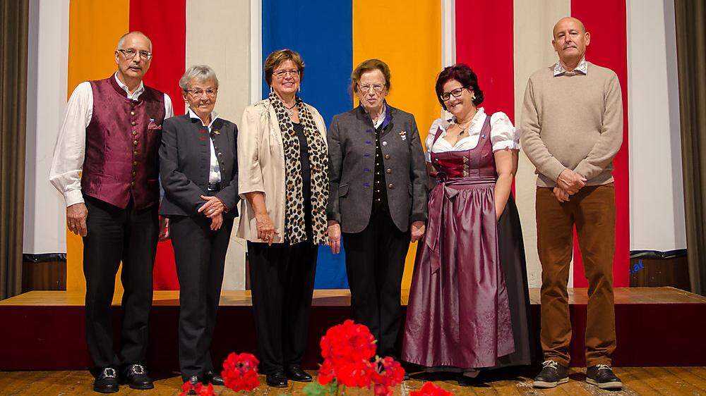 Vorstand der Ortsgruppe Millstatt: Obmann Ewald Brandner, Edith Wohlkönig, Karin Smith, Maria Pichorner, Angelika Brandner und Roland Schlüpf (von links)