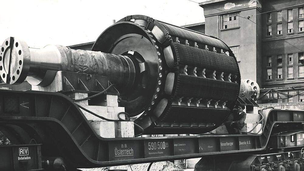 Dieser „Läufer“, zentraler Bauteil eines Wasserkraftwerks, wurde 1950 in der Elin für das Wasserspeicherkraftwerk Kaprun produziert. Er wog 130 Tonnen