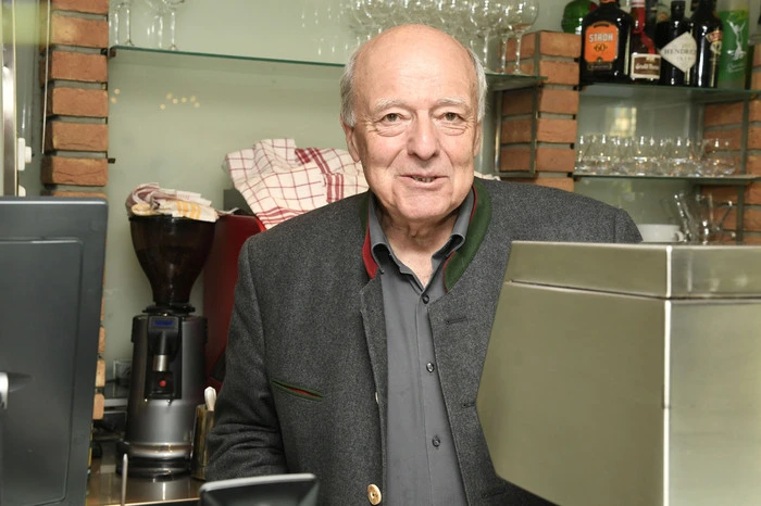 Seniorchef Robert Moser freut sich über den erfolgten weiteren Ausbauschritt im Familienbetrieb.