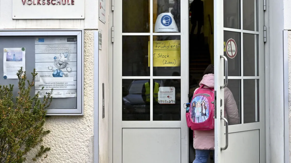 Willkommen zurück! Eintritt nur mit Maske, und an unterschiedlichen Tagen – der neue Alltag an österreichs Schulen