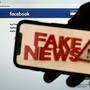 Facebook wird im Laufe der Coronakrise immer wieder benutzt, um falsche Nachrichten flächendeckend zu verbreiten