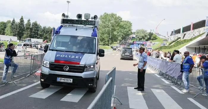 Bild zeigt Polizei Fahrzeug,