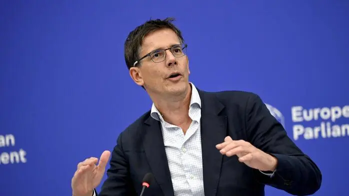  Bas Eickhout | Politiker Bas Eickhout GroenLinks bei einer Pressekonferenz im Europäischen Parlament. 
