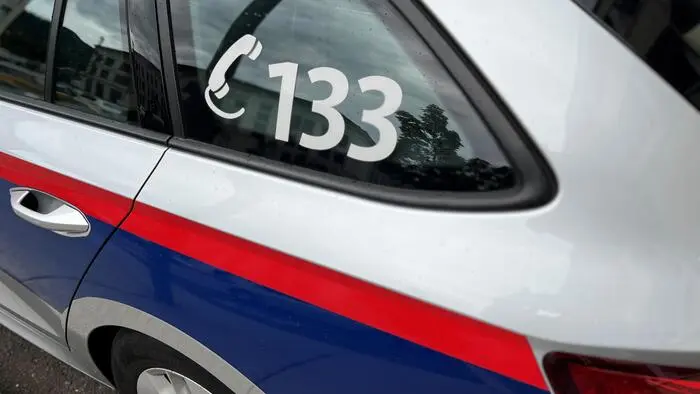 Polizeiauto von der Seite