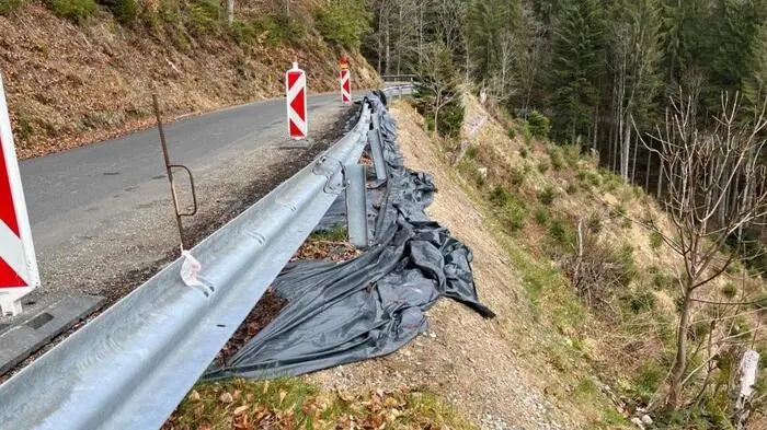 Entlang der L 652 kam es zu mehreren Hangrutschungen