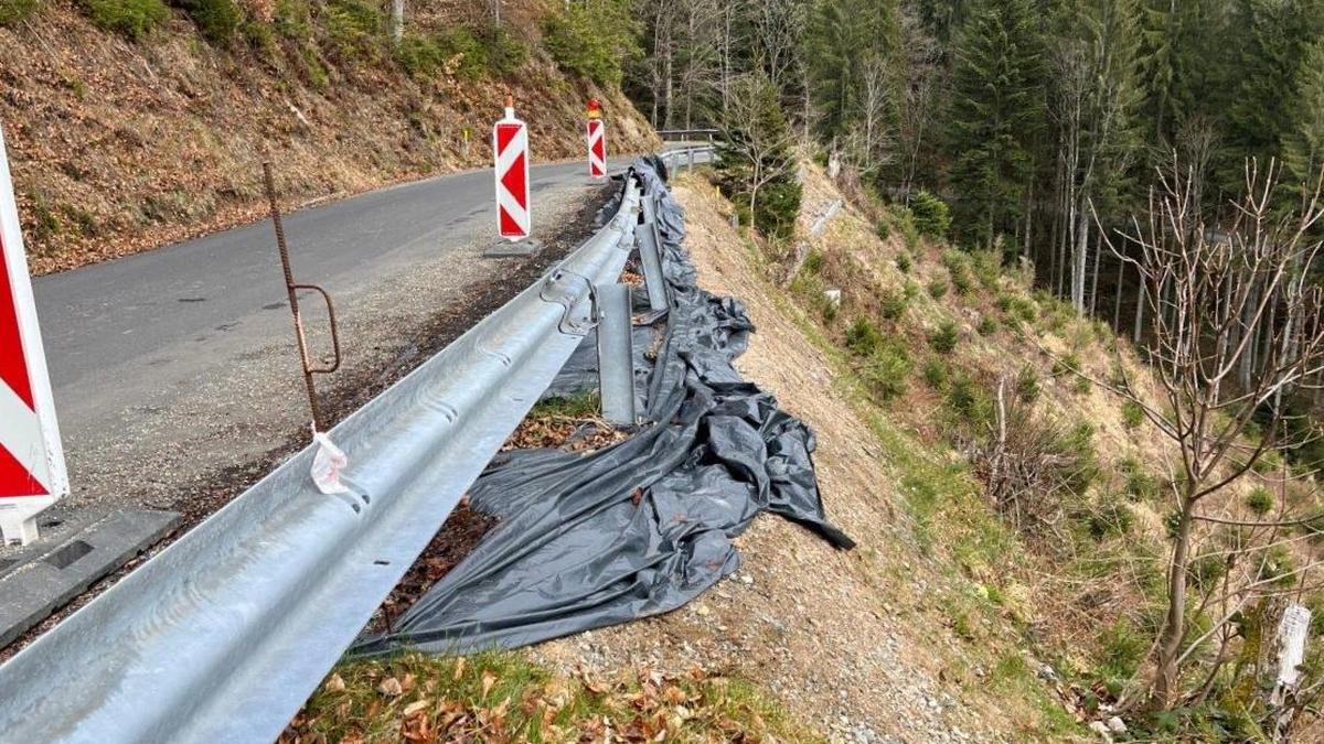 Entlang der L 652 kam es zu mehreren Hangrutschungen 