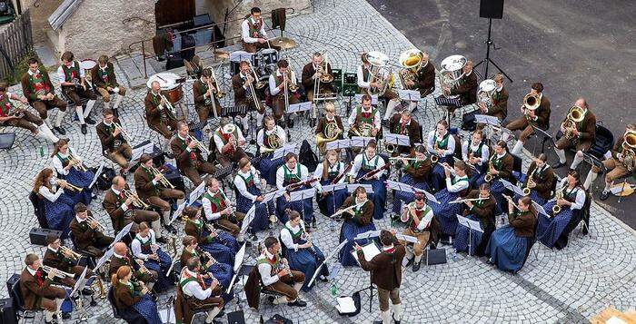 Die Musikkapelle Anras begrüßt am Ostermontag den Frühling