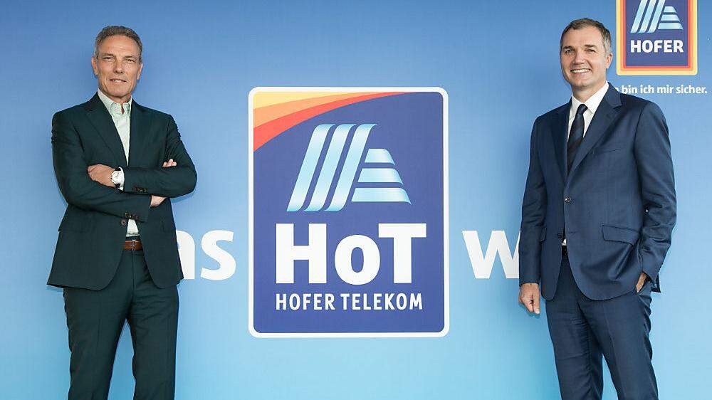 Ventocom-CEO Michael Krammer mit Hofer-Generaldirektor Horst Leitner.