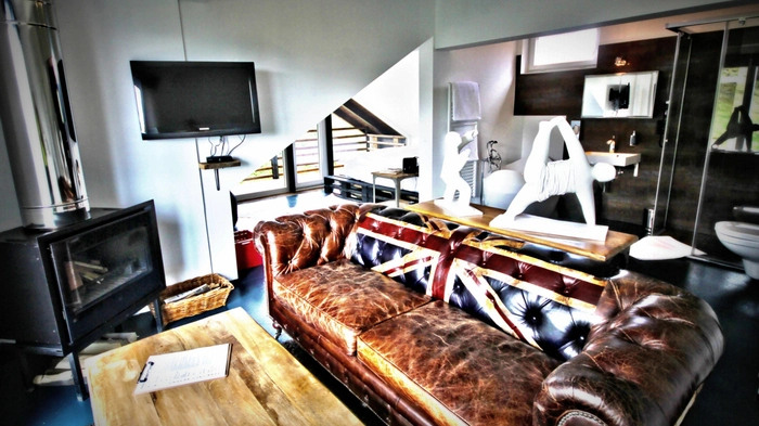 Im H12 gibt es zwölf Zimmer für Individualisten. AntikeEinzelstücke und Kunst wurden mit viel Witz und Geschmack in den Räumen drapiert.