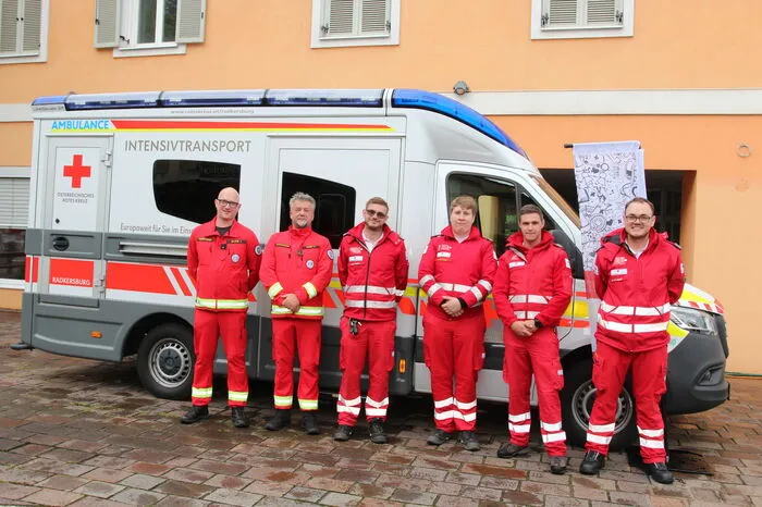 Über Sicherheitsfragen informierten Vertreter der Polizei, des Roten Kreuzes, Bundesheeres, die Bergrettung, Hundestaffeln und Zivilschutz.