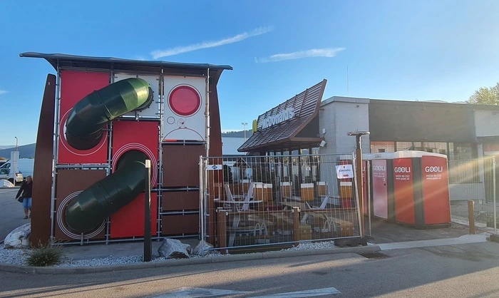 Bis einschließlich 20. September ist der McDonald‘s noch geöffnet und über den Sitzgarten zugänglich