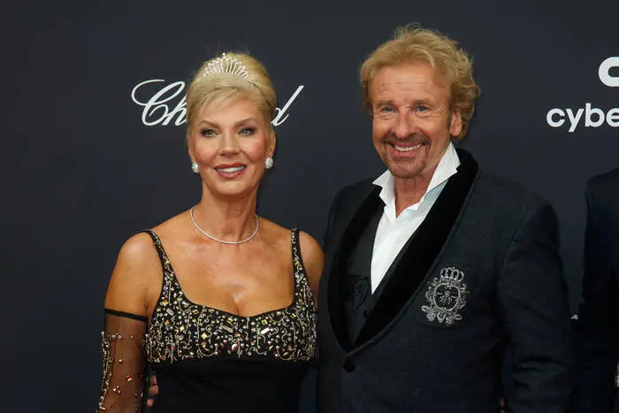 Karina Mross und Thomas Gottschalk gaben sich heimlich auf Ibiza das Eheversprechen. Die Zeremonie soll im September stattgefunden haben