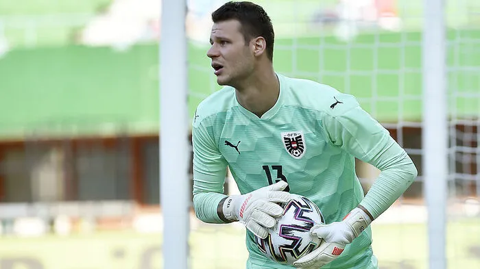 Daniel Bachmann 4 Der Watford-Legionär ging abermals mit breiter Brust zu Werke. Er hatte mehr zu tun, als ihm lieb war, meisterte aber alle Prüfungen bravourös. Ein Tormann, auf den man sich verlassen kann.